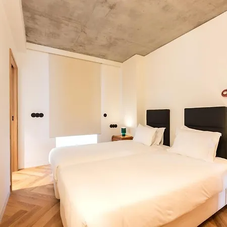 Appartamento Local Life Ourique, 2 Bdr With Ac Lisbona